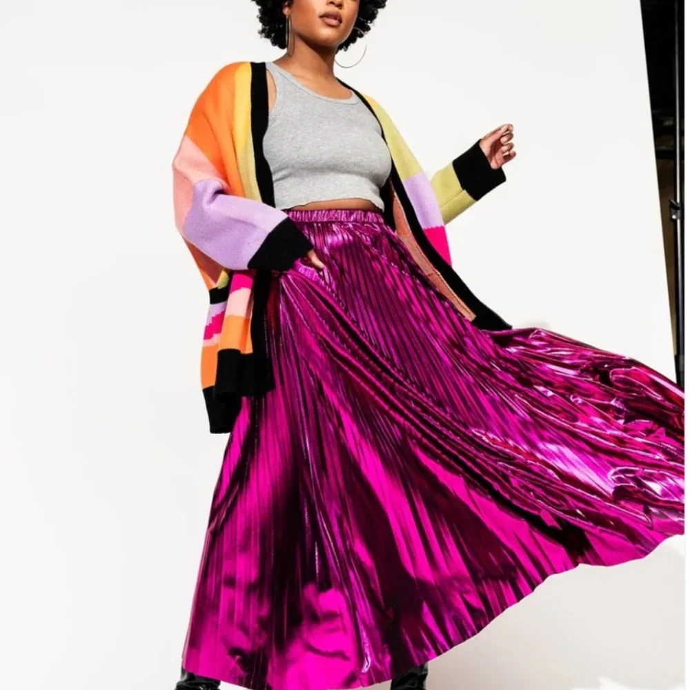 ✨ Dressed in Lala Pleated Metallic Skirt ✨ - Picture 2 of 5